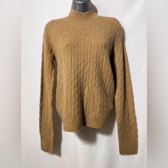 NEW J Crew Cable-knit mockneck sweater in extra-soft yarn!!! - Picture 4 of 7